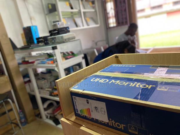 Samsung Monitor · Photo 5