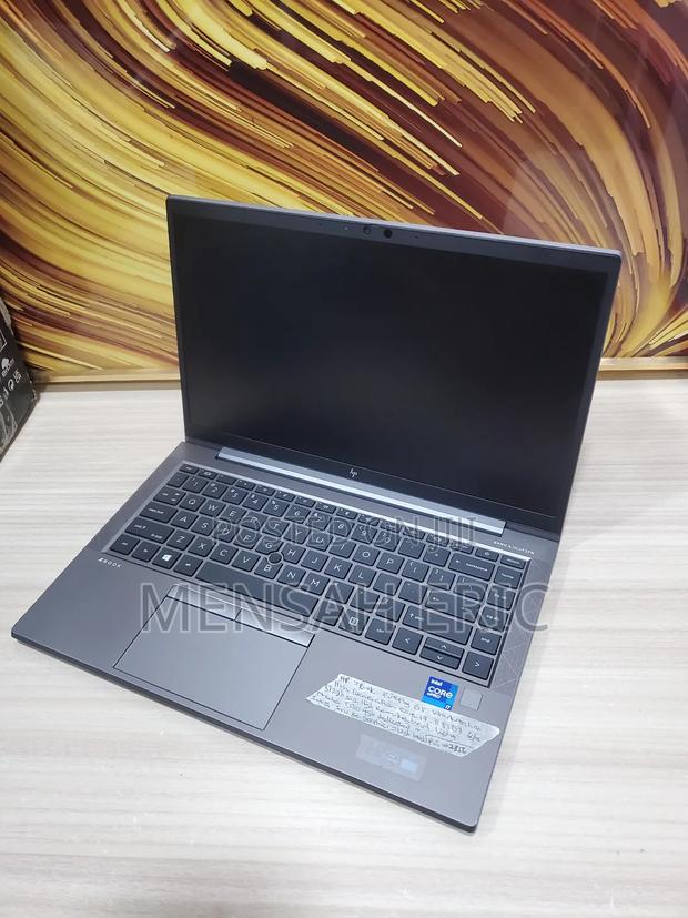 Laptop HP ZBook Firefly G8 16GB Intel Core I7 SSD 512GB · Photo 2