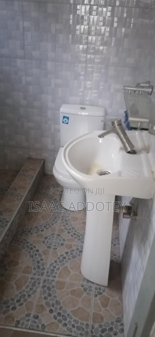 2bdrm Apartment in Spintex for rent · Photo 2