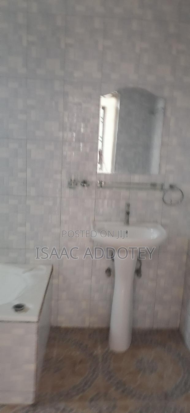 2bdrm Apartment in Spintex for rent · Photo 8