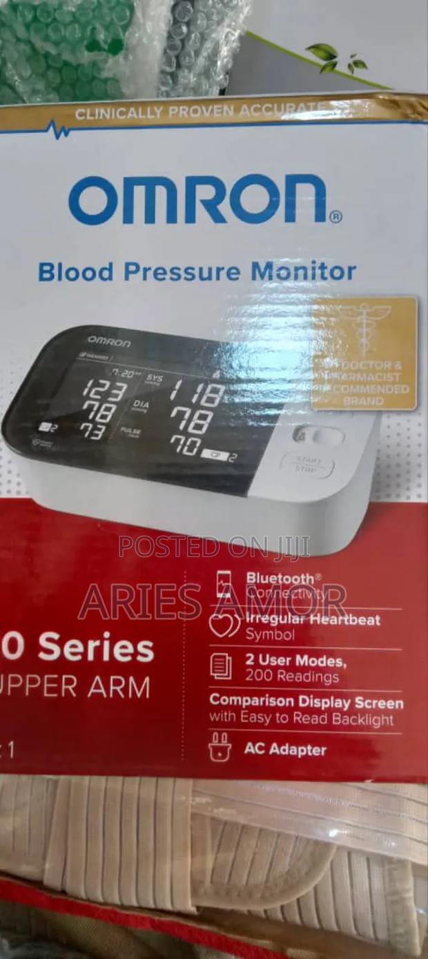Omron 10 Series BP Machine · Photo 1