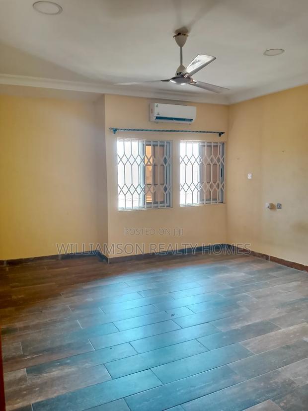 4bdrm House in Hfc Estate Area, Spintex for rent · Photo 8
