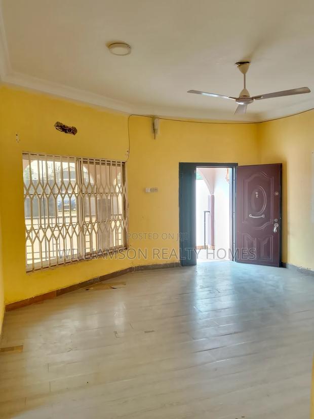 4bdrm House in Hfc Estate Area, Spintex for rent · Photo 3