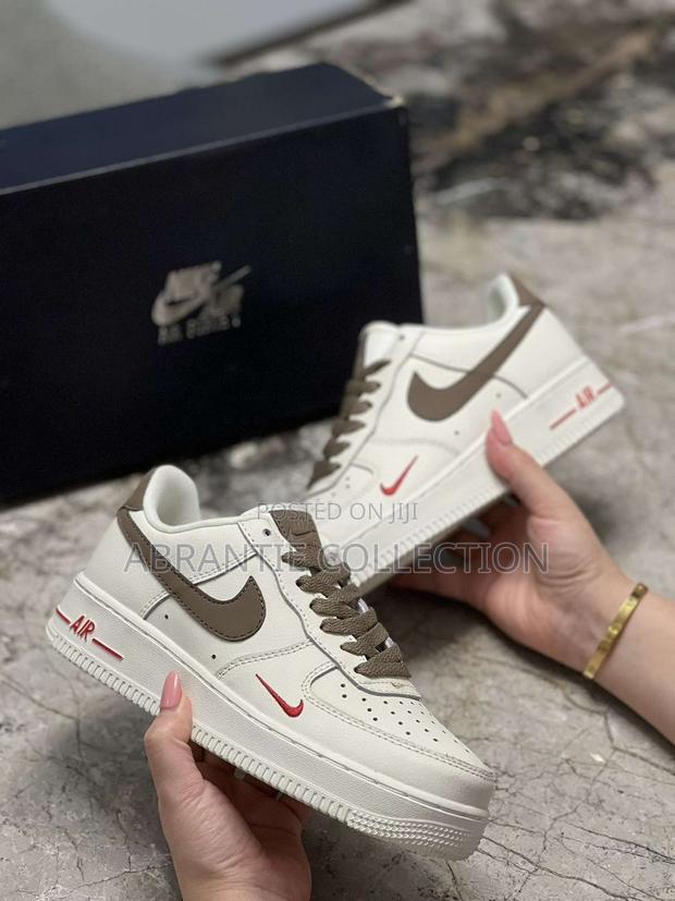 Original Nike Air Force Cream/Brown · Photo 2