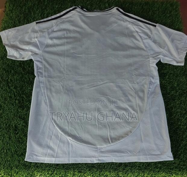 Affordable Original Real Madrid 2024/2025 Season Jerseys · Photo 3
