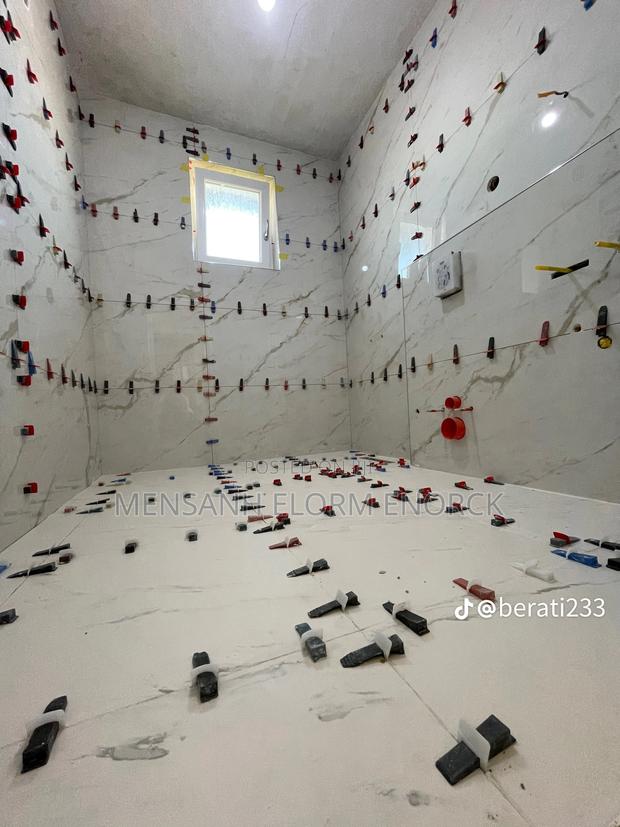 We Are A Good Company Tilling Work Wall And Floors. · Photo 5