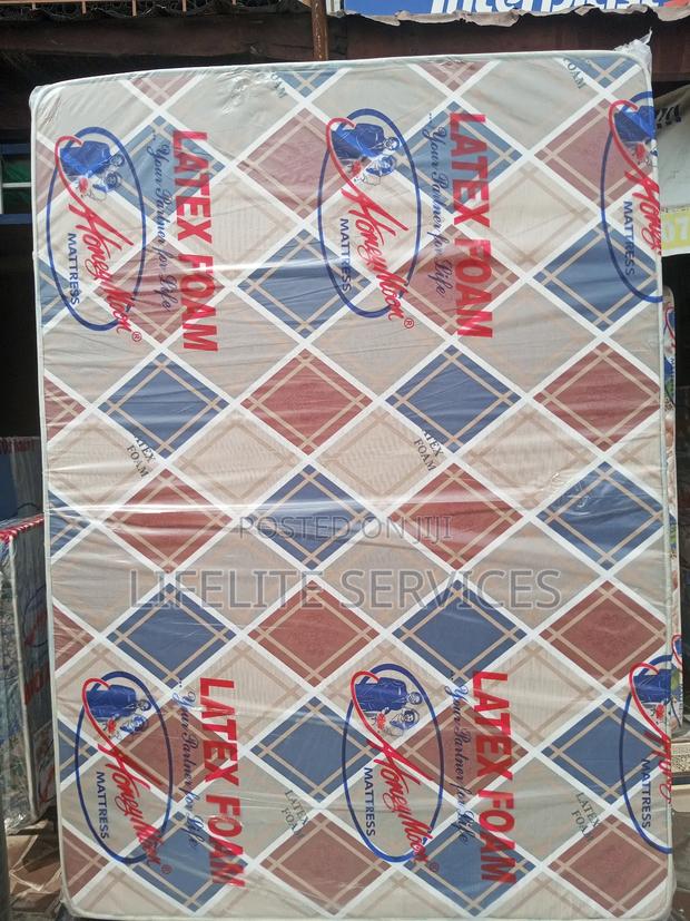 Full Bed Mattress 12" Double -High Density · Photo 2