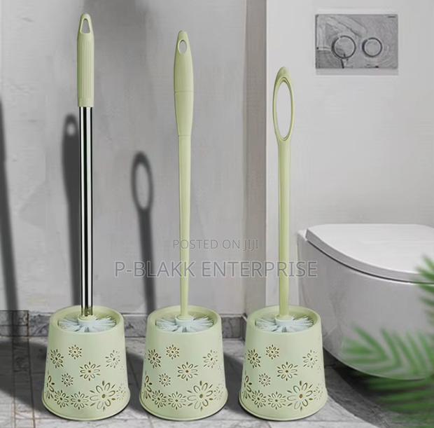 Toilet Brush · Photo 1
