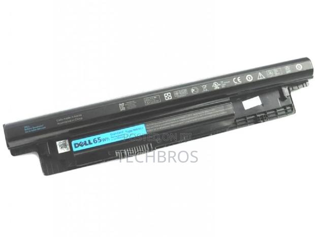 Battery Inspiron 3521 3721 5521 5721 Latitude 3000-Mr90y · Photo 1