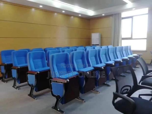 Auditorium Chair SRC · Photo 1