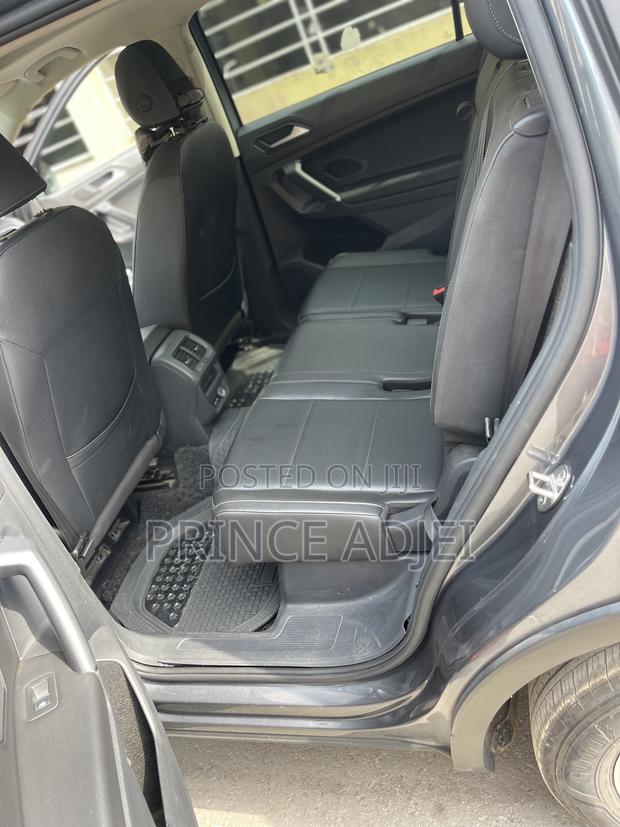 Volkswagen Tiguan 2.0T SE FWD 2020 Gray · Photo 4