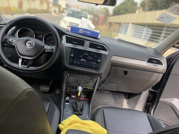Volkswagen Tiguan 2.0T SE FWD 2020 Gray · Photo 6