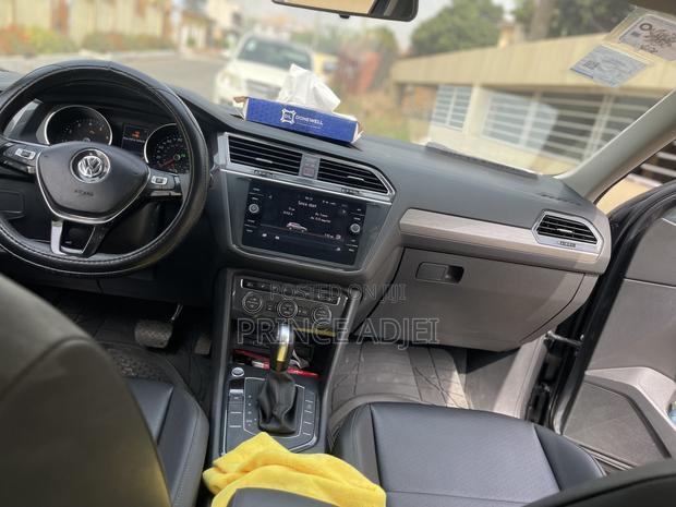 Volkswagen Tiguan 2.0T SE FWD 2020 Gray · Photo 3