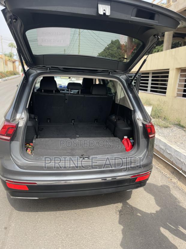 Volkswagen Tiguan 2.0T SE FWD 2020 Gray · Photo 2