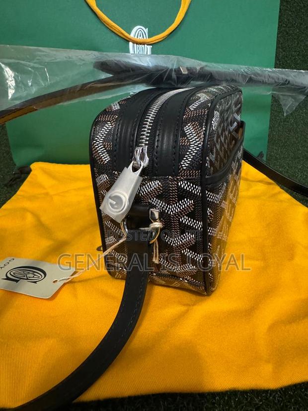 Fresh in Box Goyard Side/Crossbody Bag · Photo 8