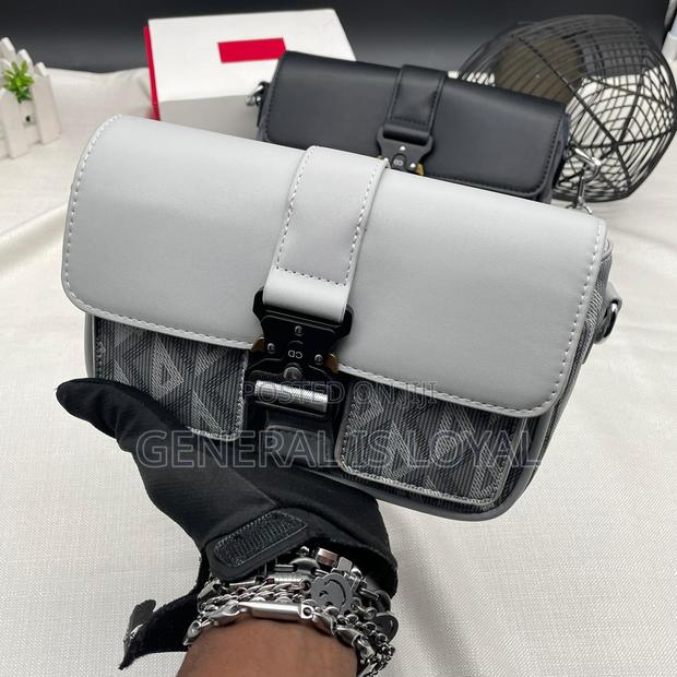 Dior -Multi Color Side Bag · Photo 1