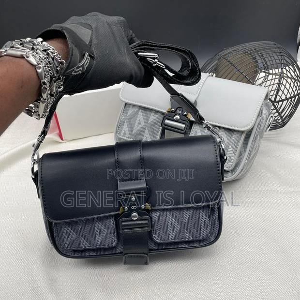 Dior -Multi Color Side Bag · Photo 4