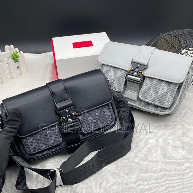 Dior -Multi Color Side Bag · Photo 2