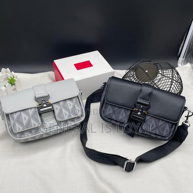 Dior -Multi Color Side Bag · Photo 3