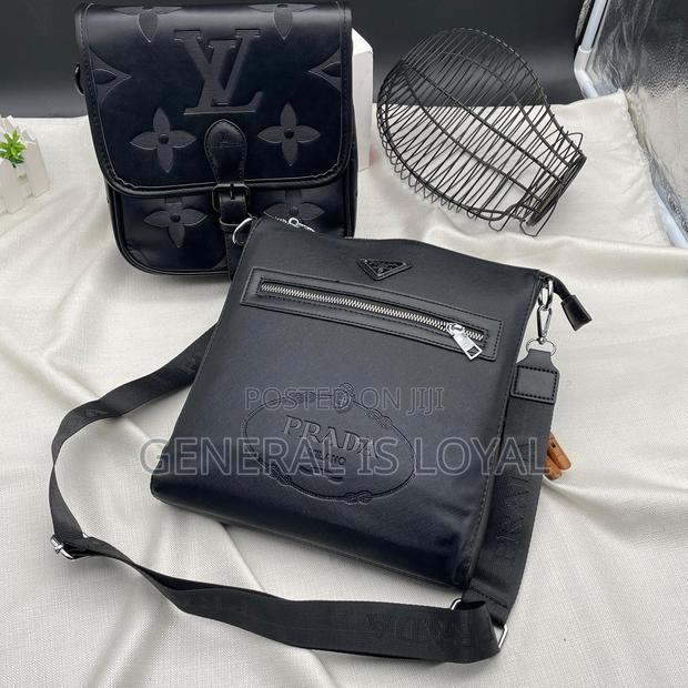 Gucci Side Bag/ Sling, Crossbody · Photo 2