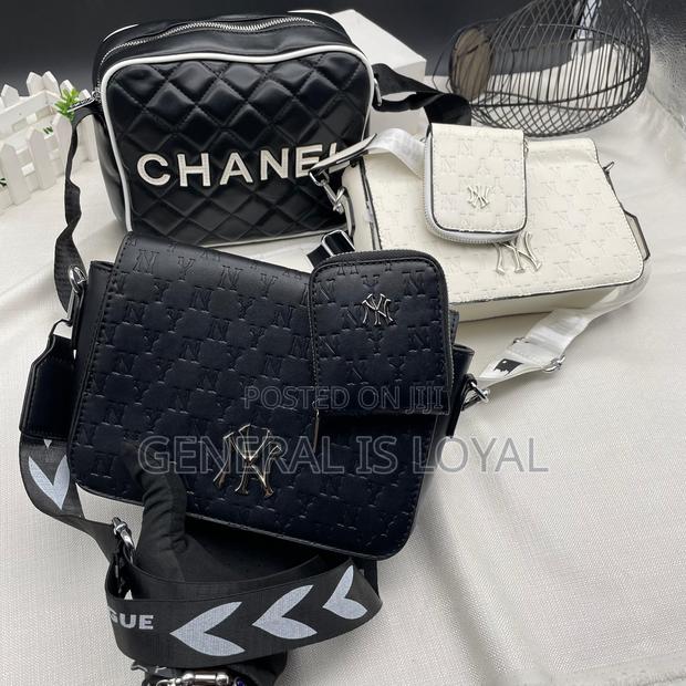 New York Crossbody Bag · Photo 3