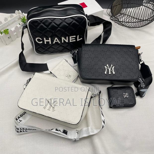 New York Crossbody Bag · Photo 1