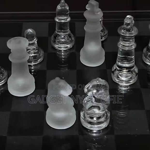 Glass Chess (19 Cm) · Photo 2