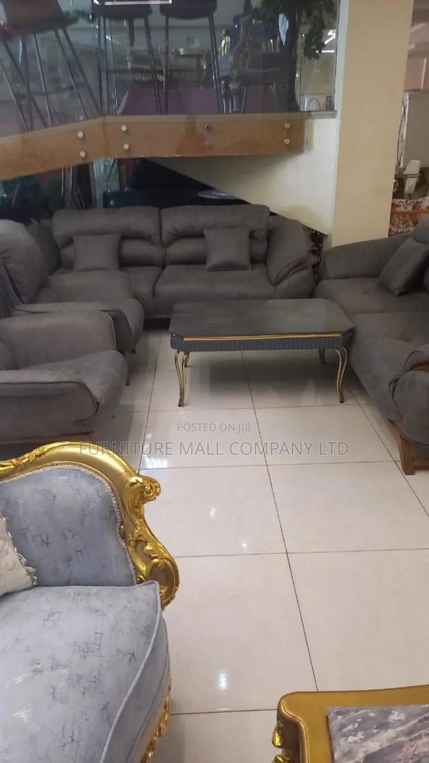Luxurious Sofa Set Available as Seen. Free Delivery · Photo 1