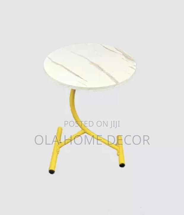 Side Table · Photo 2