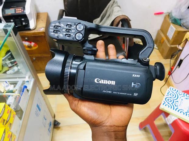 Canon Xa10 Video Camera · Photo 1