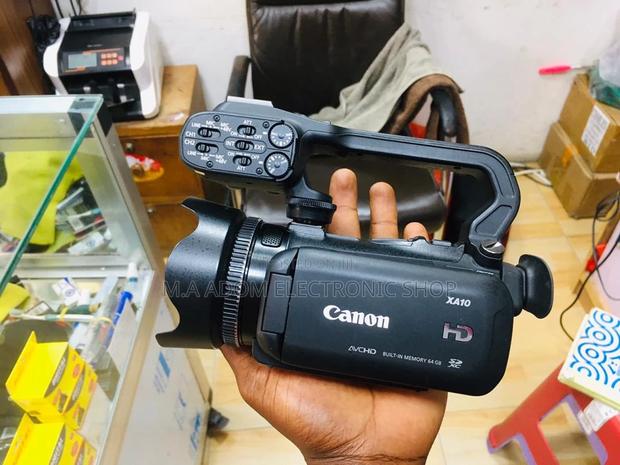 Canon XA10: Your All-in-One Video Solution · Photo 1