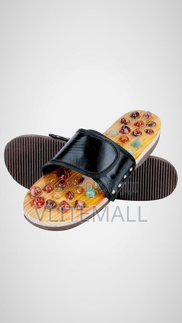 Agate Stone Foot Acupoint Stimulating Slippers · Photo 1