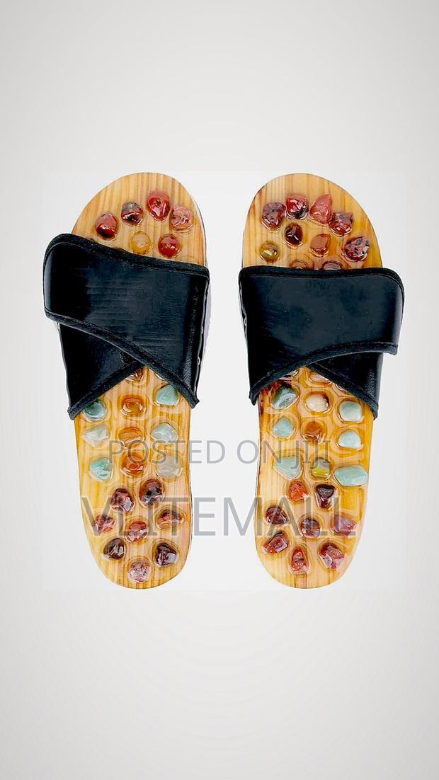 Agate Stone Foot Acupoint Stimulating Slippers · Photo 2