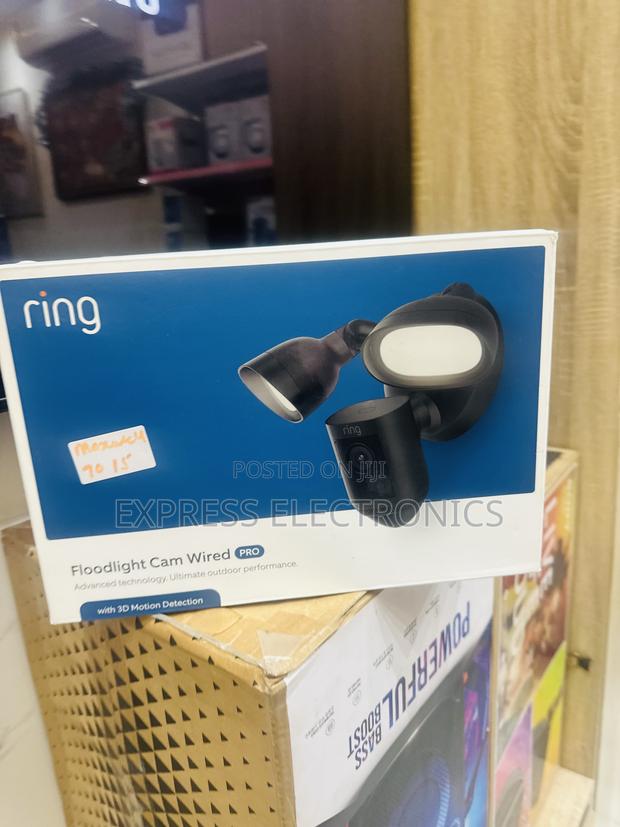 Ultra Modern Floodlight Cam Wired Pro · Photo 1