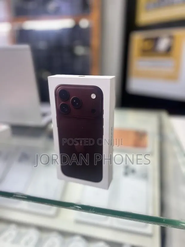 New Apple iPhone 18 Pro 512 GB Red · Photo 1