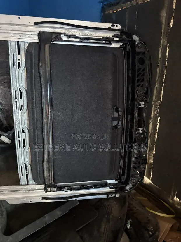 Honda Accord 2016-2017 Model Sunroof Glass · Photo 1