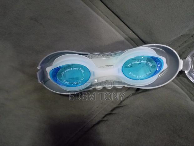 Swimming Goggles - Uv Shield and Anti-Fog · Photo 3