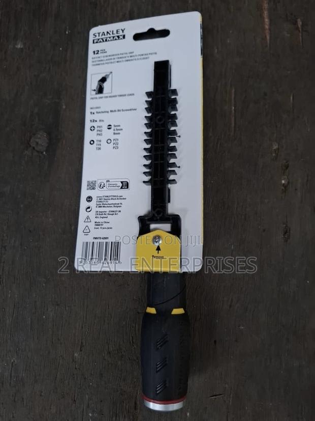 Stanley Ratchet Screwdriver With 12 Bits FMHT062691 · Photo 2