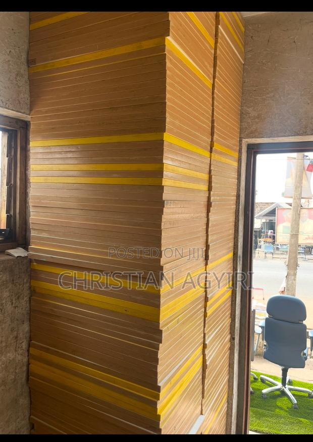 Study/ School Table and Chair · Photo 6