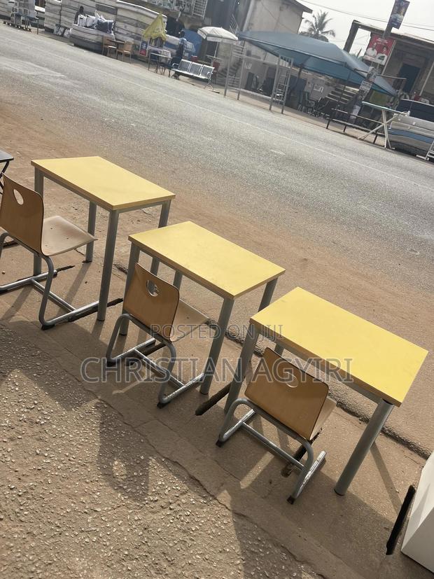 Study/ School Table and Chair · Photo 4