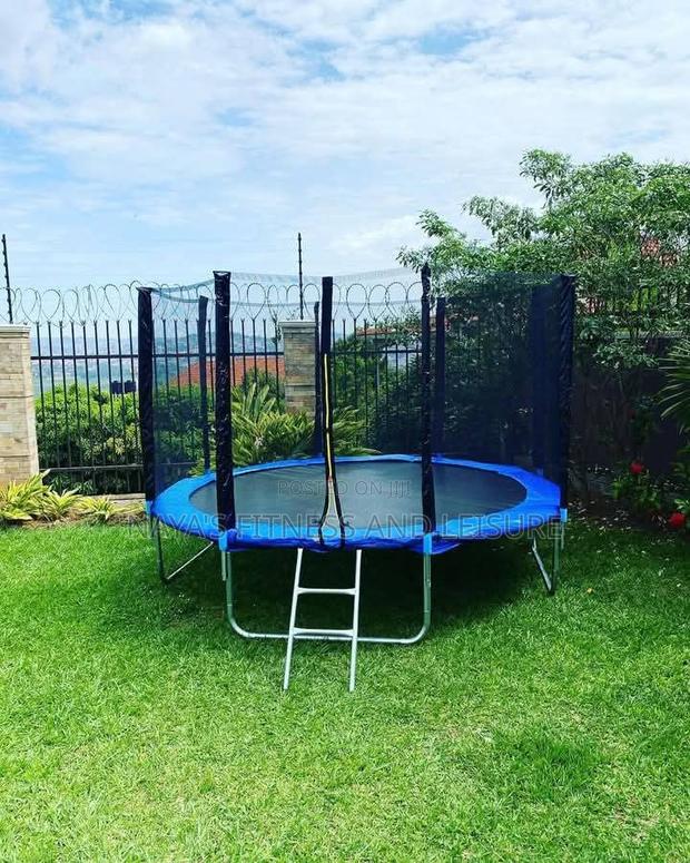 Trampoline 10 Ft · Photo 1