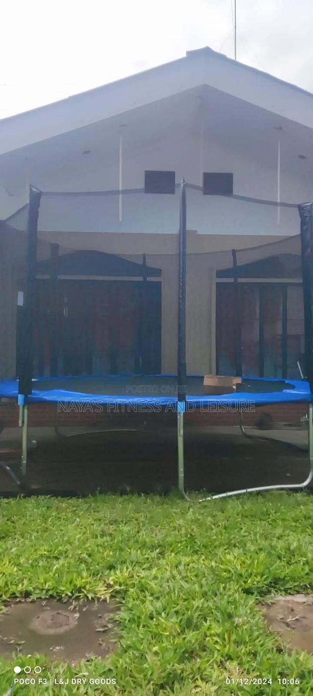 Trampoline 10 Ft · Photo 2