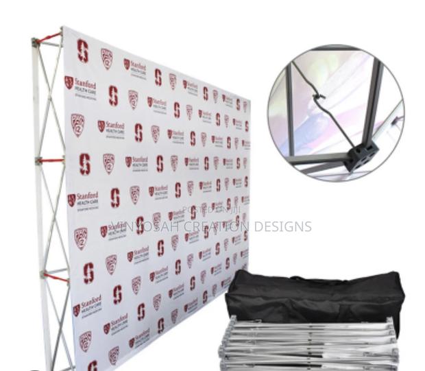 Foldable Backdrop Machine With Print · Photo 1