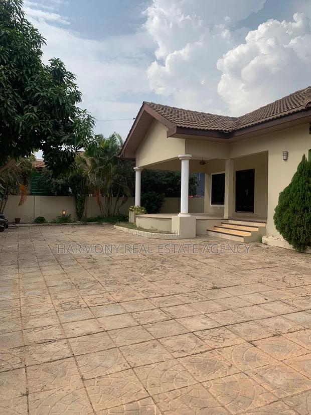 5bdrm House in Accra New Town for rent · Photo 1