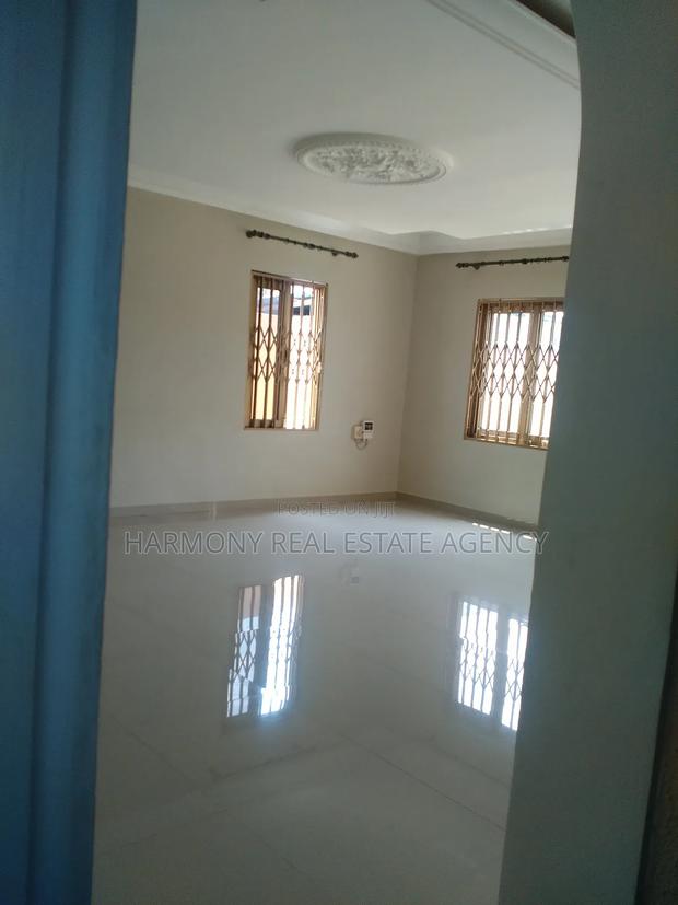 4bdrm House in Accra New Town for rent · Photo 7
