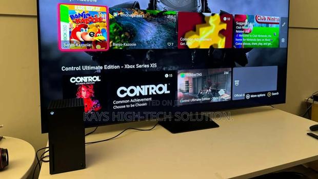 Xbox Series X Available With 1 Controller and Games · Photo 4