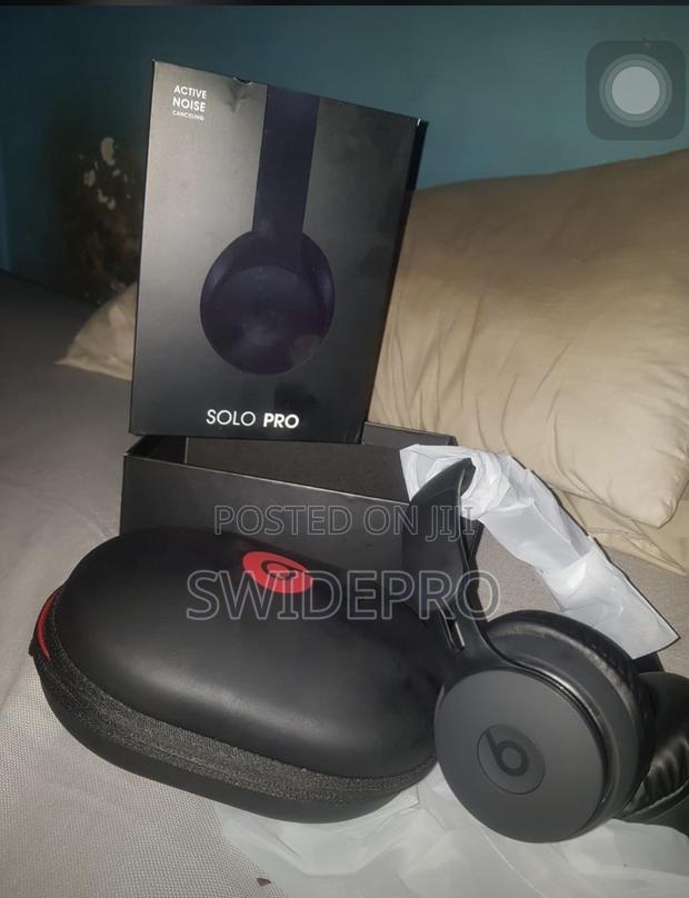 Beats Solo Pro Headset · Photo 2
