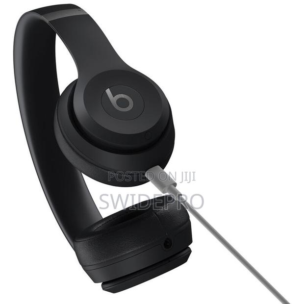 Beats Solo 4 Wireless Headphones · Photo 2