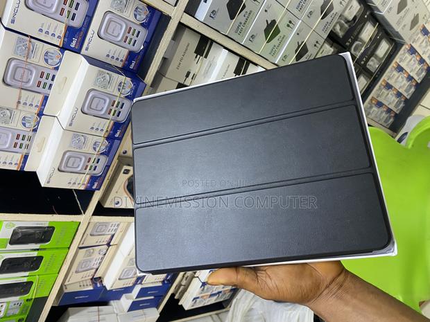 iPad Pro 13 Inches, 2024 Smart Case/Cover · Photo 2