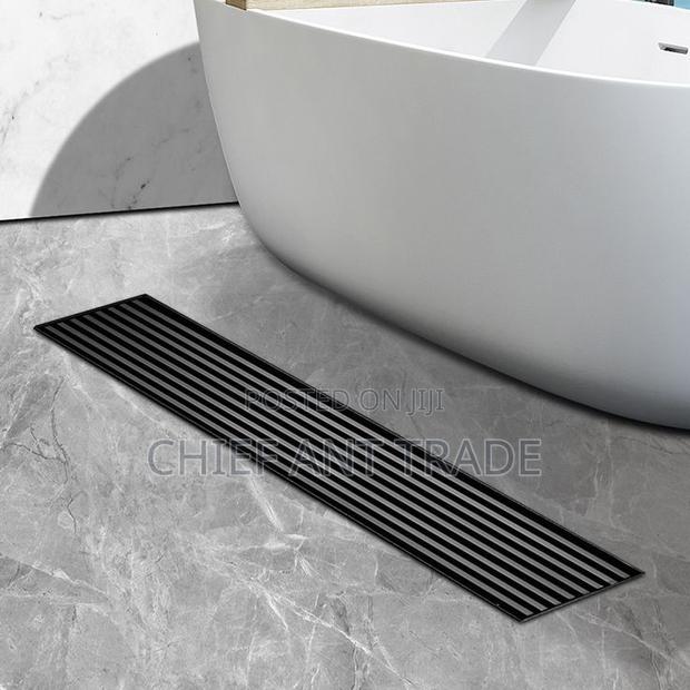 Black Floor Drainer. 40cm DLT-40 · Photo 1